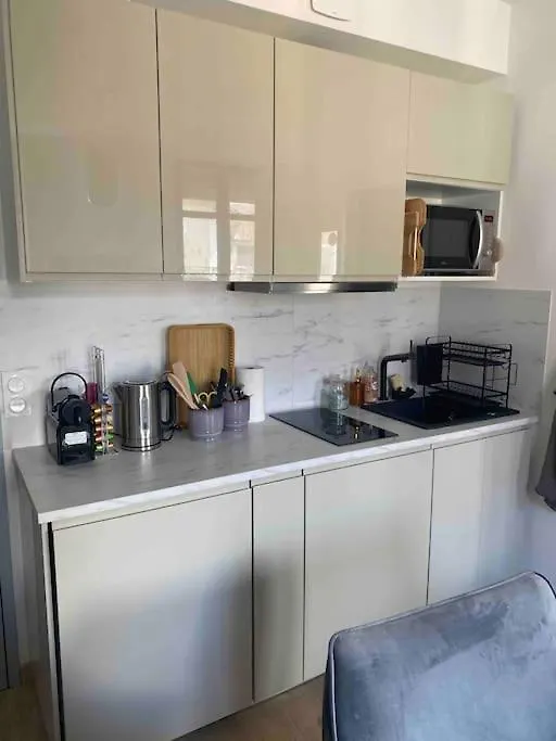 Studio Refait A Neuf En Hypercentre Avec Balcon Aix-les-Bains 0*,  France